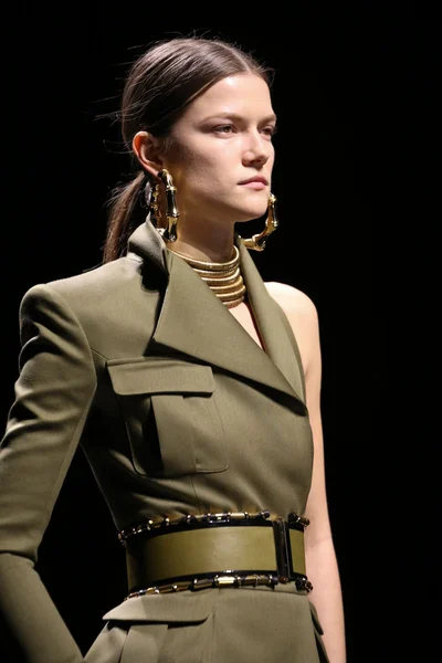 Look 65